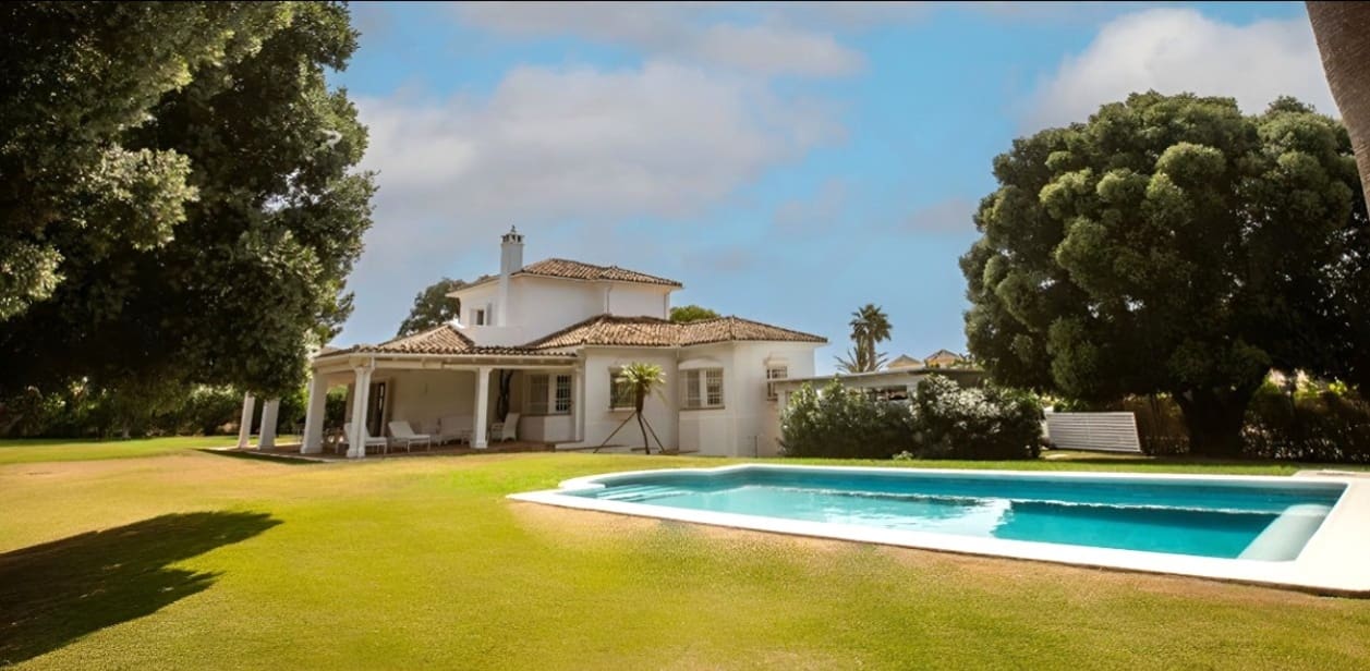 3 soveværelse Villa til salg i Sotogrande med swimmingpool garage - € 1.200.000 (Ref: 9616506)