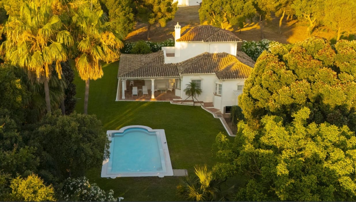3 soveværelse Villa til salg i Sotogrande med swimmingpool garage - € 1.200.000 (Ref: 9616506)
