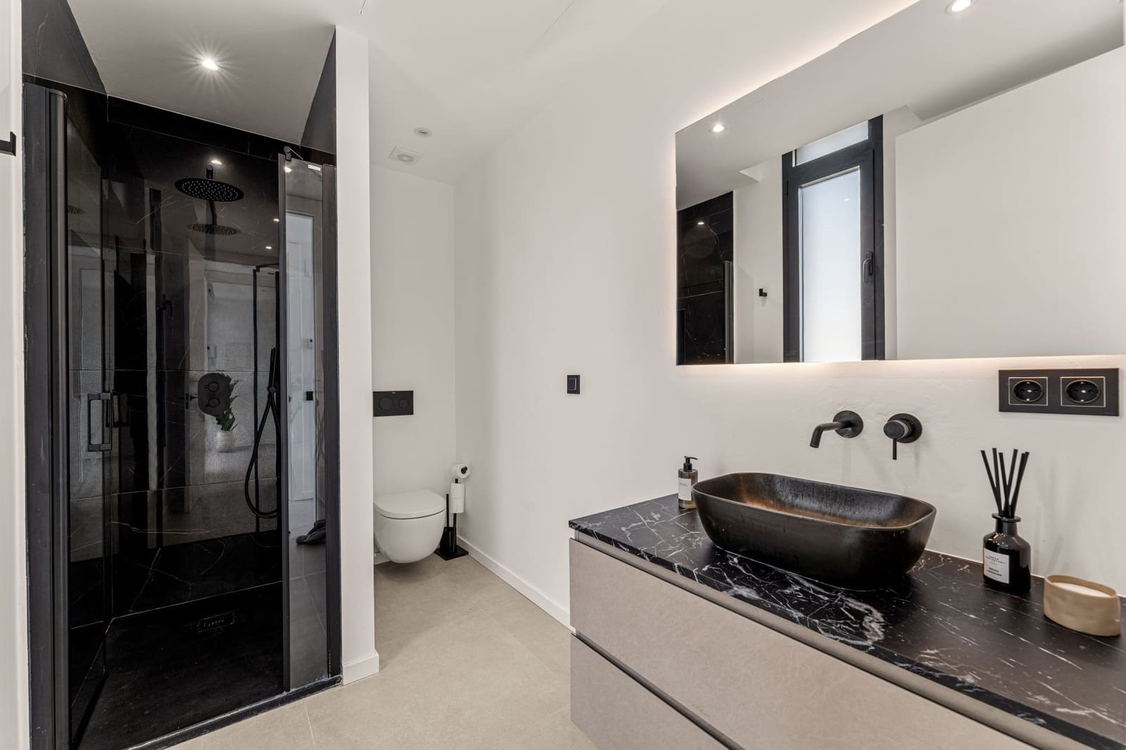 5 sovrum Villa till salu i Benahavis med pool - 1 790 000 € (Ref: 9616507)