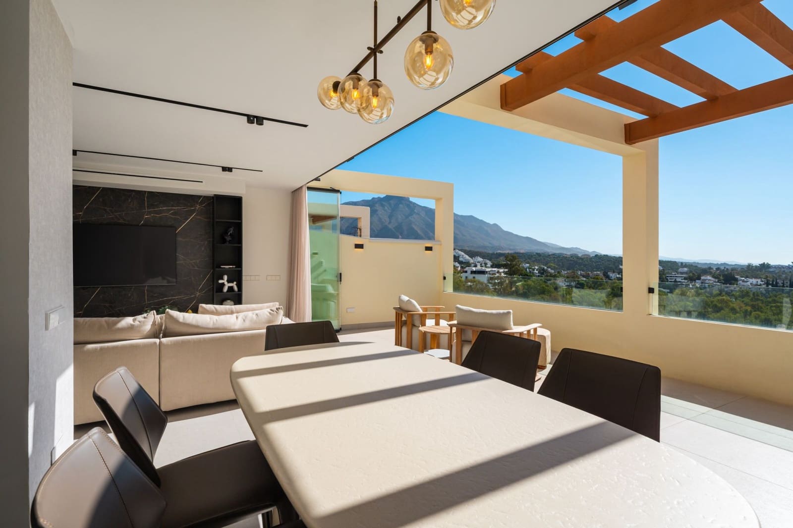 Apartamento de 3 habitaciones en Marbella en venta con piscina garaje - 1.195.000 € (Ref: 9616508)