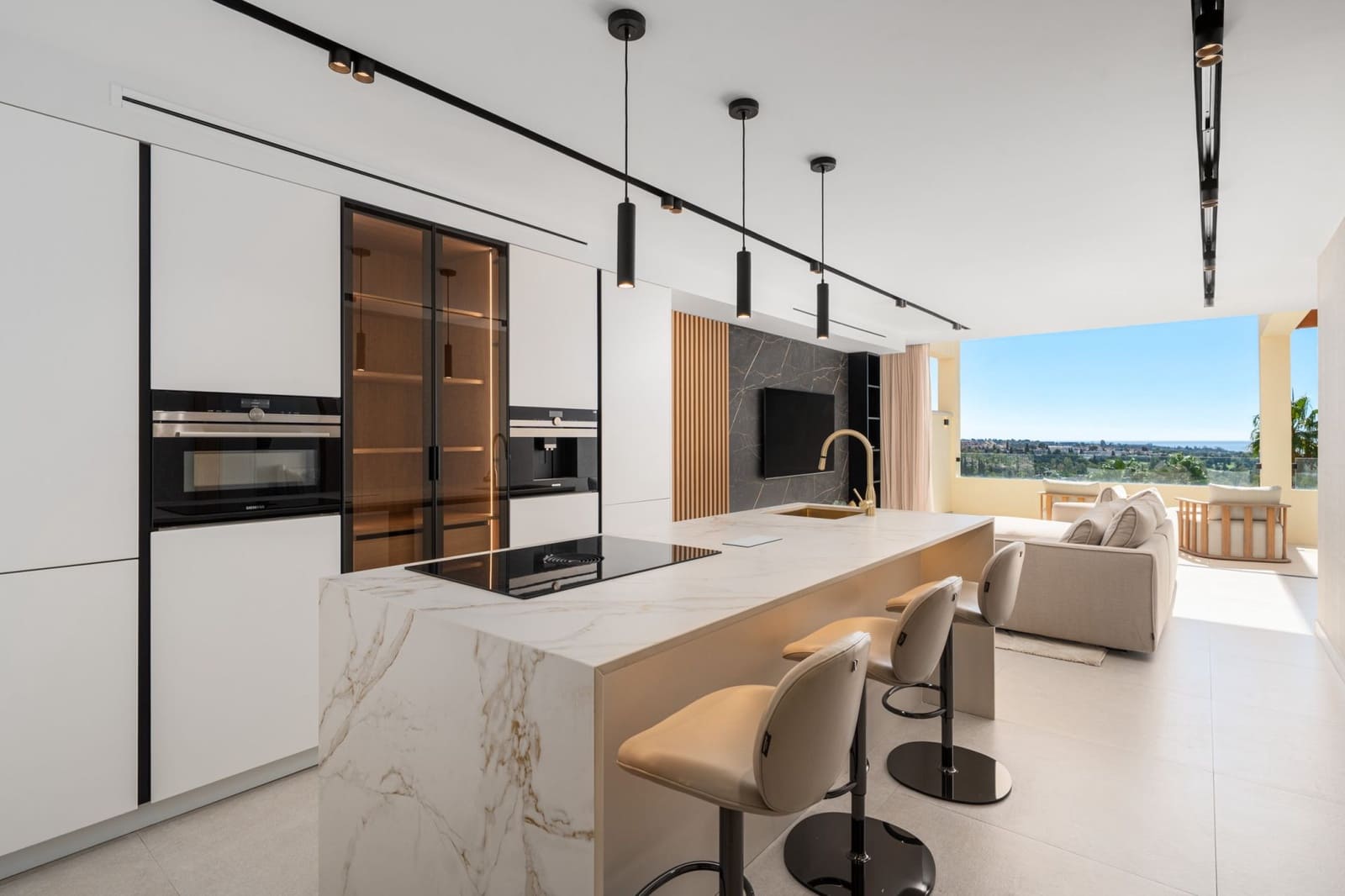 Apartamento de 3 habitaciones en Marbella en venta con piscina garaje - 1.195.000 € (Ref: 9616508)