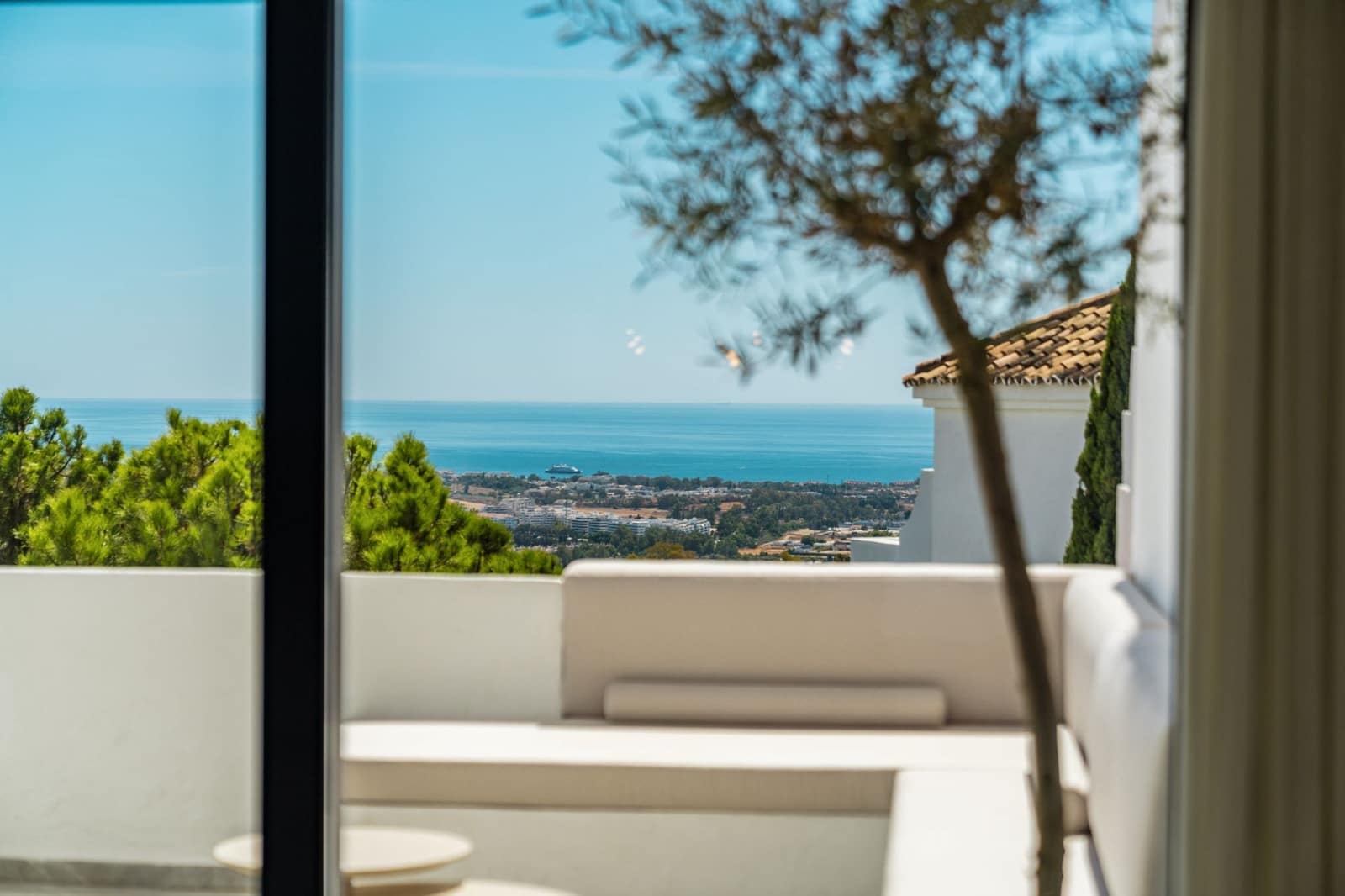 3 quarto Apartamento para venda em Benahavis com piscina - 1 295 000 € (Ref: 9616509)