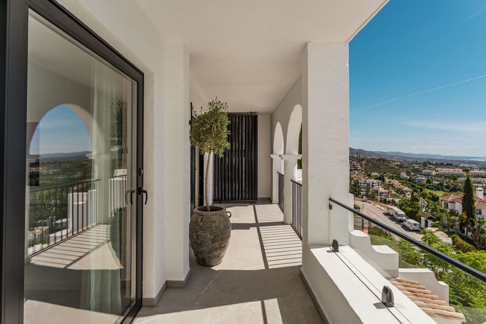 3 quarto Apartamento para venda em Benahavis com piscina - 1 295 000 € (Ref: 9616509)