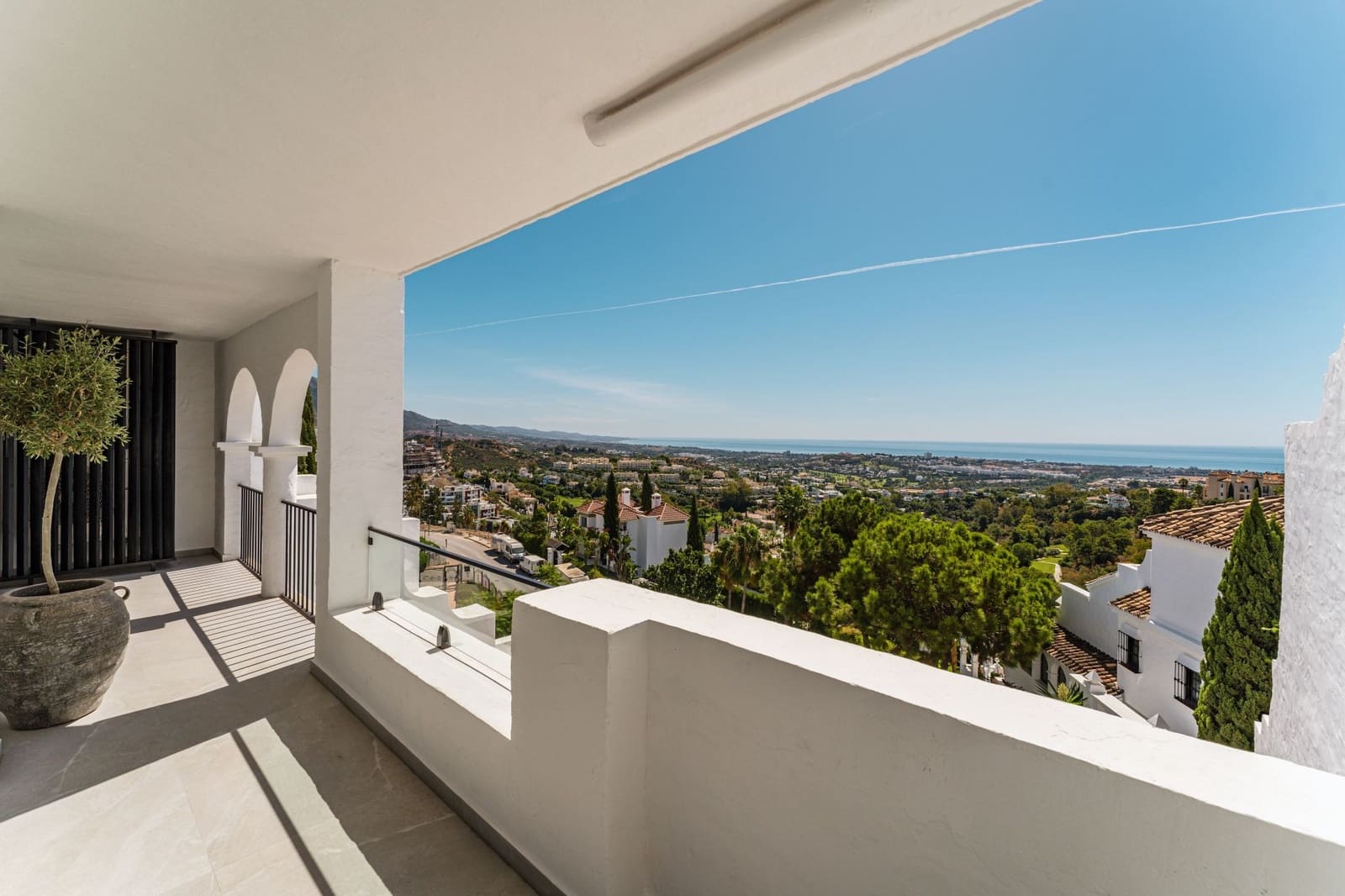 3 quarto Apartamento para venda em Benahavis com piscina - 1 295 000 € (Ref: 9616509)