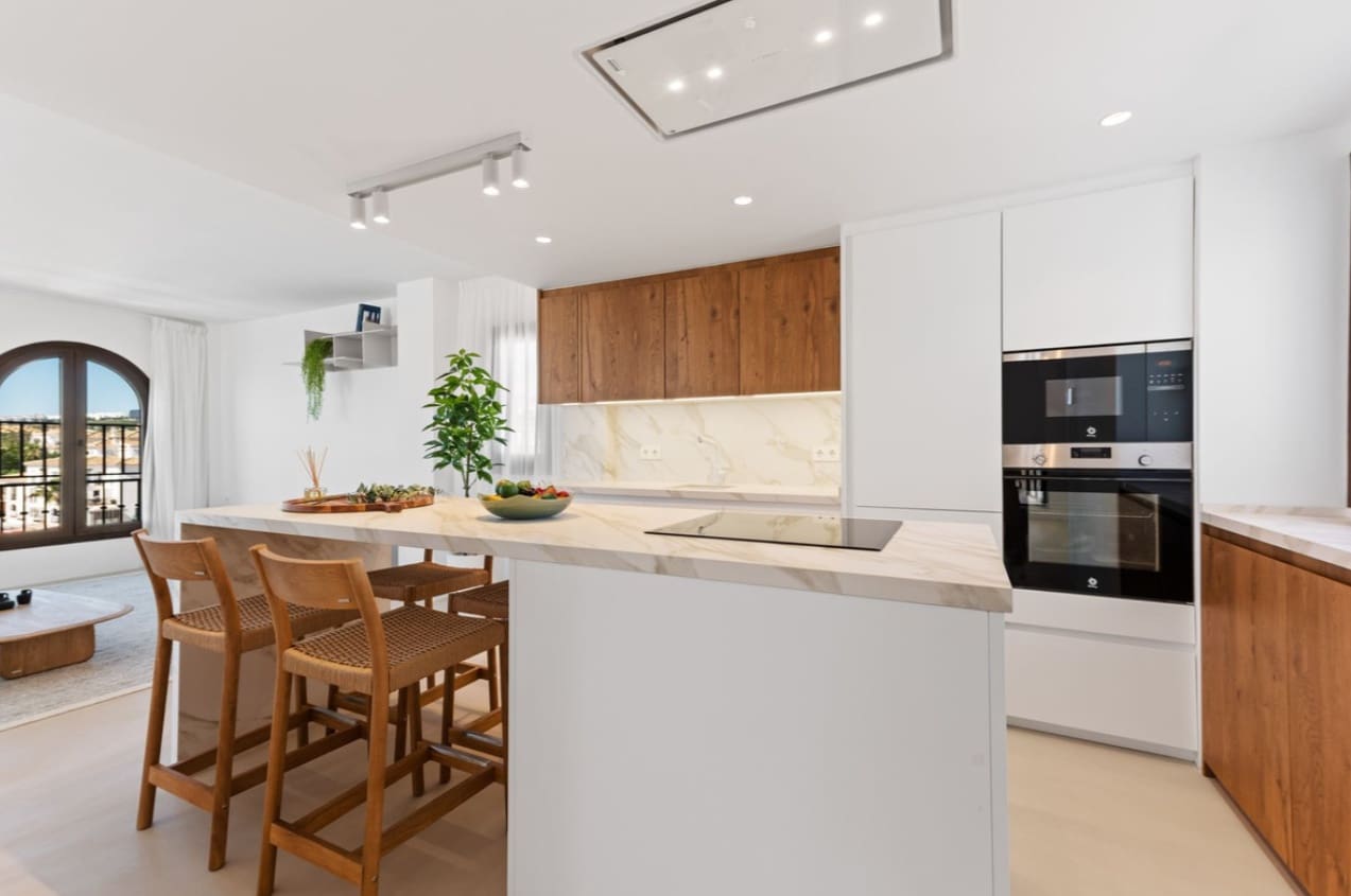 4 soverom Penthouse til salgs i Manilva med svømmebasseng garasje - € 1 350 000 (Ref: 9616510)