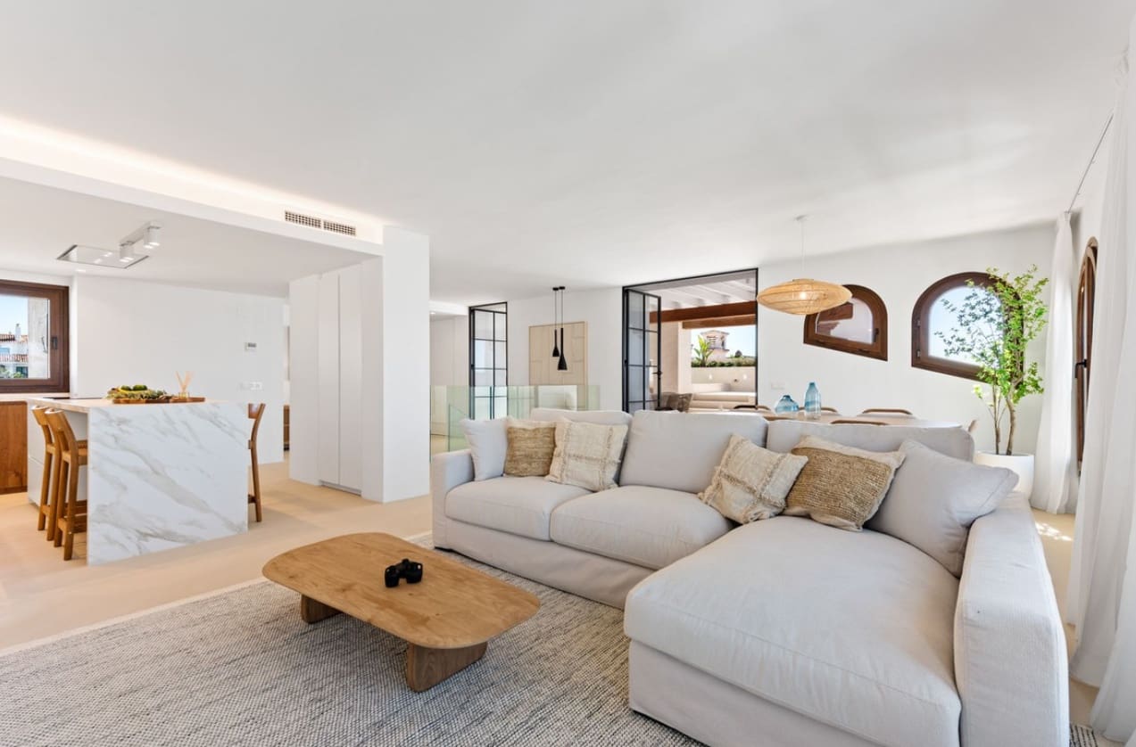 4 soverom Penthouse til salgs i Manilva med svømmebasseng garasje - € 1 350 000 (Ref: 9616510)