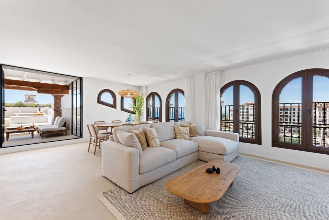 4 soverom Penthouse til salgs i Manilva med svømmebasseng garasje - € 1 350 000 (Ref: 9616510)