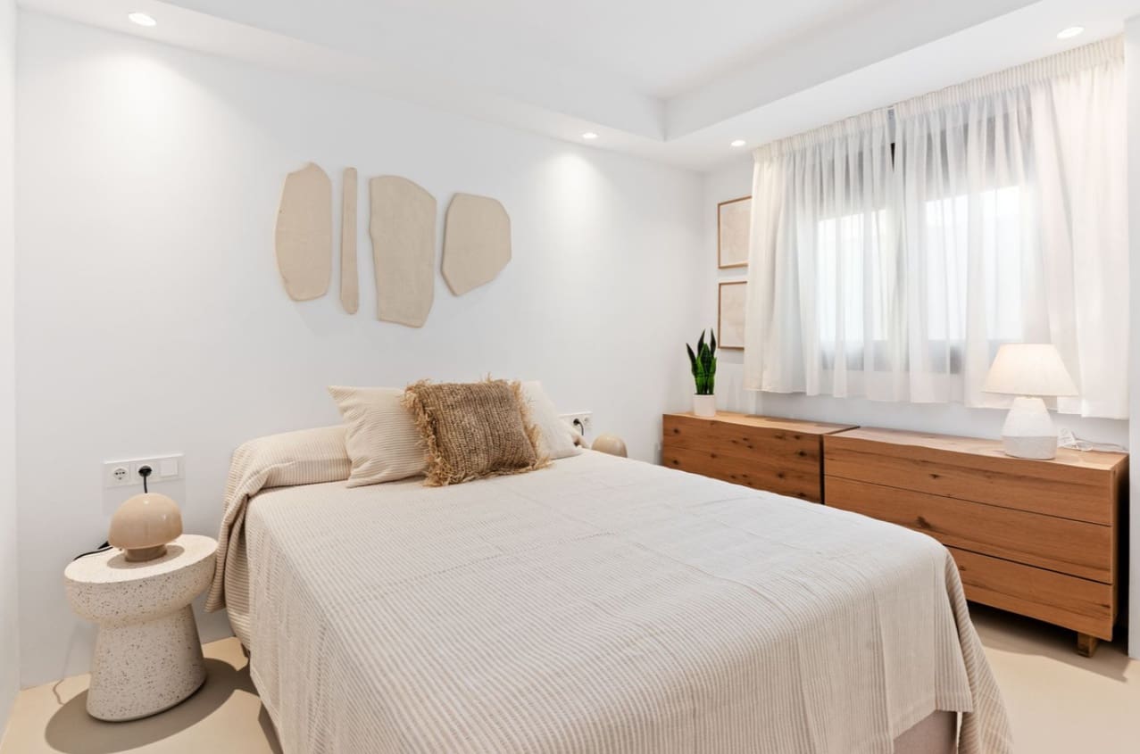 4 soverom Penthouse til salgs i Manilva med svømmebasseng garasje - € 1 350 000 (Ref: 9616510)