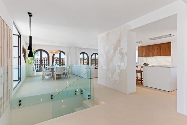 4 soverom Penthouse til salgs i Manilva med svømmebasseng garasje - € 1 290 000 (Ref: 9616510)