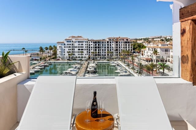 4 soverom Penthouse til salgs i Manilva med svømmebasseng garasje - € 1 290 000 (Ref: 9616510)