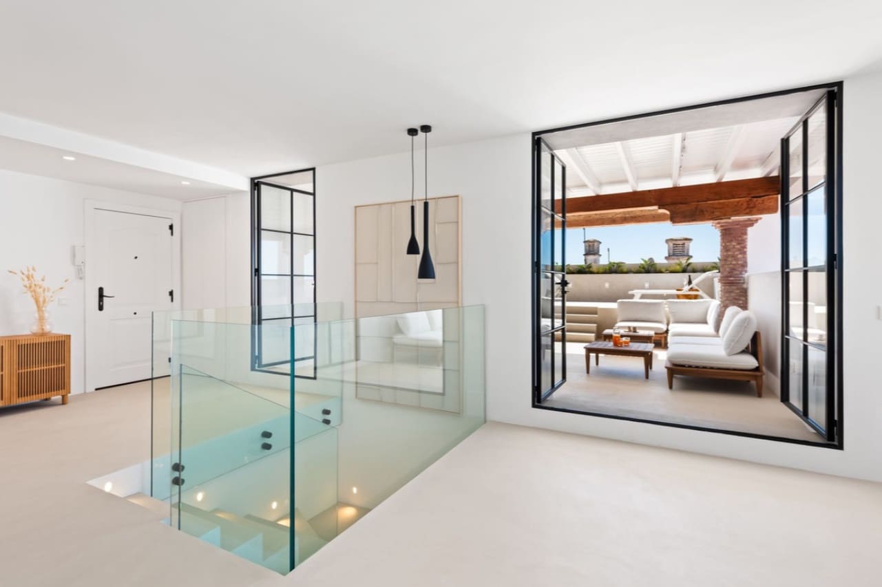 4 bedroom Penthouse for sale in La Duquesa / Puerto de la Duquesa with pool garage - € 1,290,000 (Ref: 9616510)