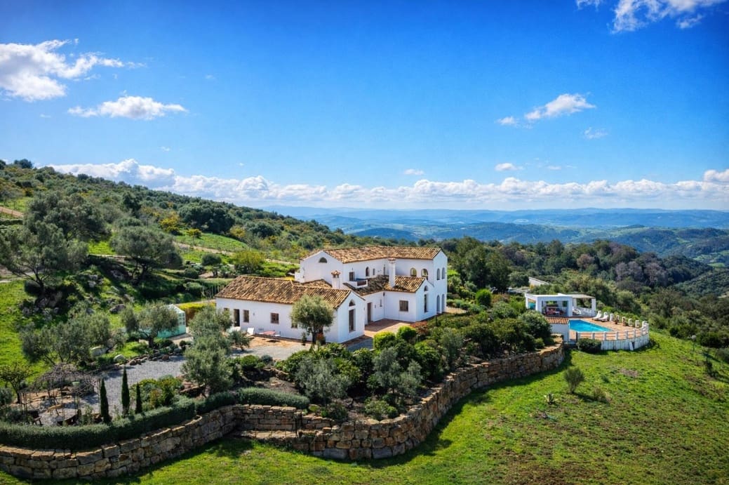 5 bedroom Villa for sale in Casares with pool garage - € 1,860,000 (Ref: 9616512)