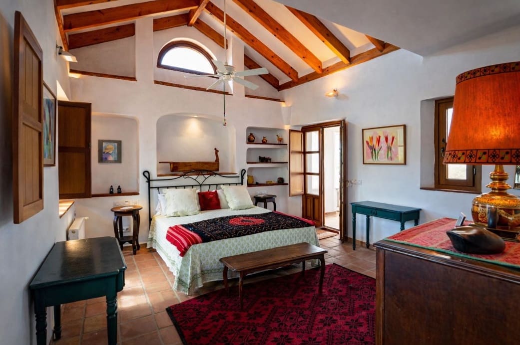 5 bedroom Villa for sale in Casares with pool garage - € 1,860,000 (Ref: 9616512)