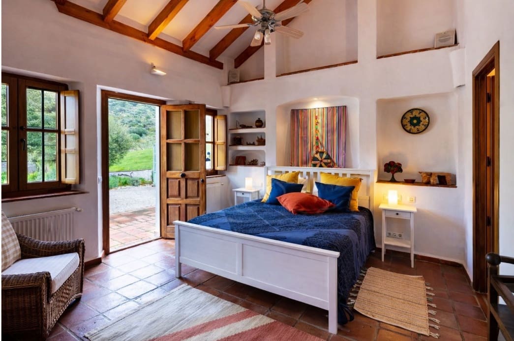 5 bedroom Villa for sale in Casares with pool garage - € 1,860,000 (Ref: 9616512)