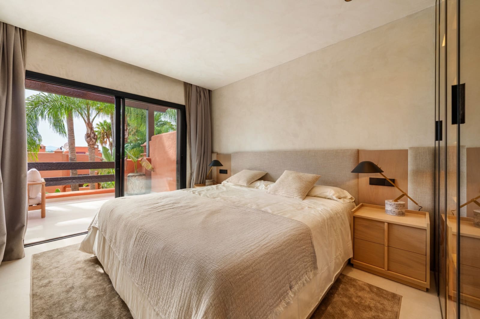 4 soveværelse Byhus til salg i Marbella med swimmingpool garage - € 2.150.000 (Ref: 9616513)