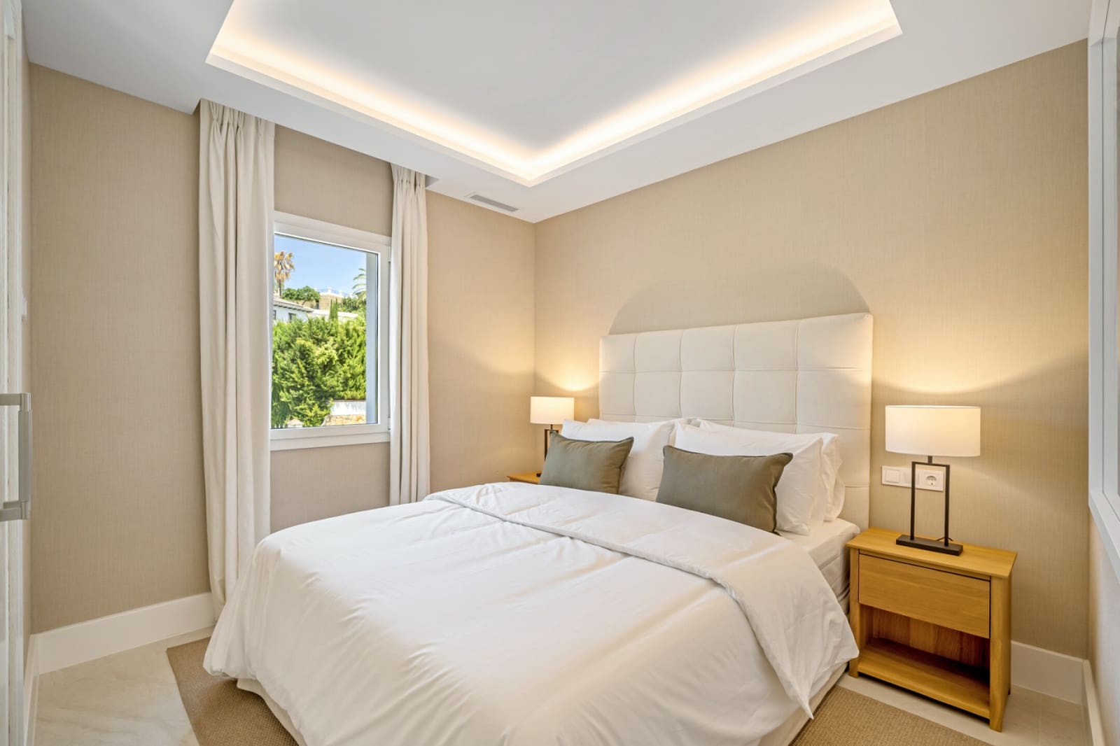 4 slaapkamer Huis te koop in La Quinta met zwembad garage - € 1.795.000 (Ref: 9616514)