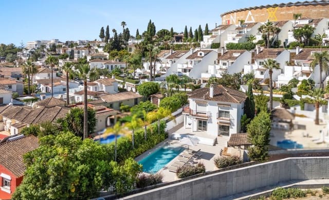 5 Zimmer Villa zu verkaufen in Marbella mit Pool Garage - 2.295.000 € (Ref: 9616516)