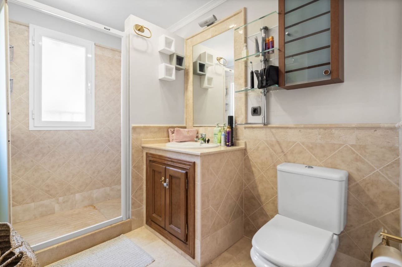 5 soveværelse Villa til salg i Marbella med swimmingpool garage - € 2.295.000 (Ref: 9616516)