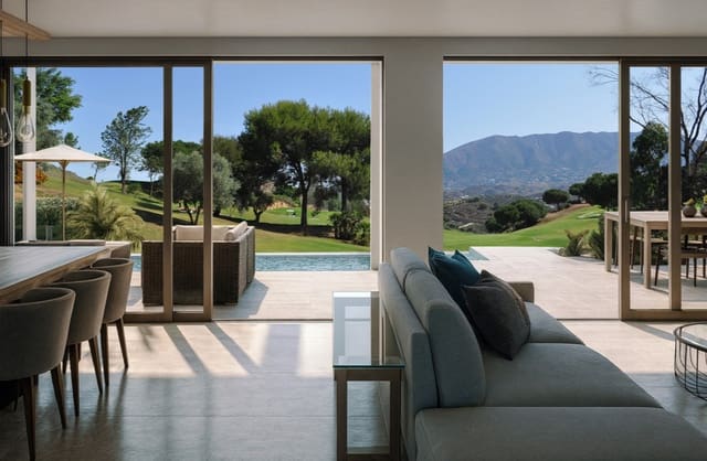 Chalet de 4 habitaciones en Mijas Costa, Mijas en venta con piscina garaje - 1.580.000 € (Ref: 9616520)