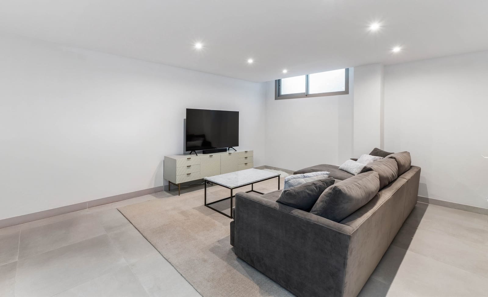 3 chambre Villa/Maison Semi-Mitoyenne à vendre à Marbella avec piscine - 1 295 000 € (Ref: 9616521)