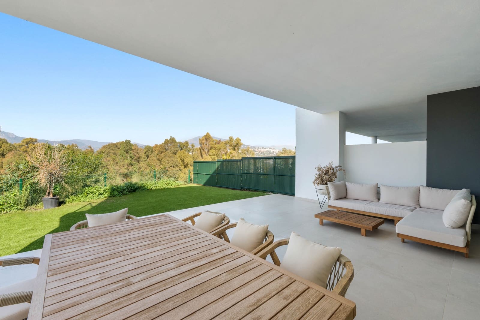 3 chambre Villa/Maison Semi-Mitoyenne à vendre à Marbella avec piscine - 1 295 000 € (Ref: 9616521)