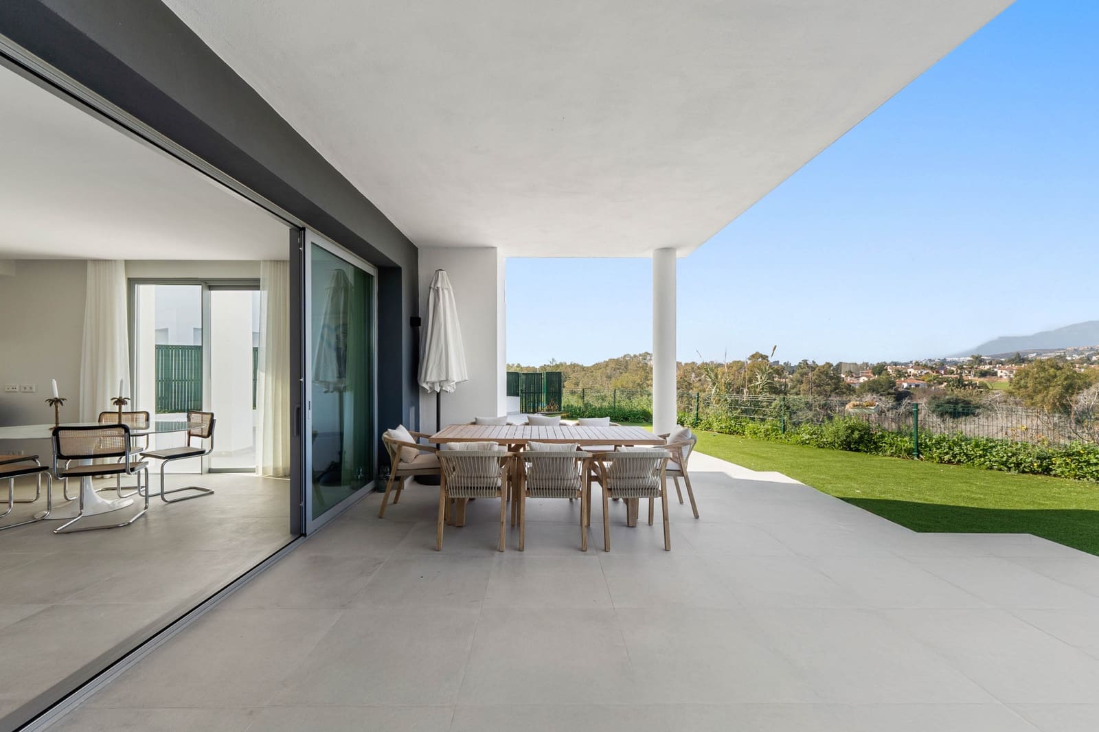 3 soveværelse Semi-Rækkehus til salg i Marbella med swimmingpool - € 1.295.000 (Ref: 9616521)