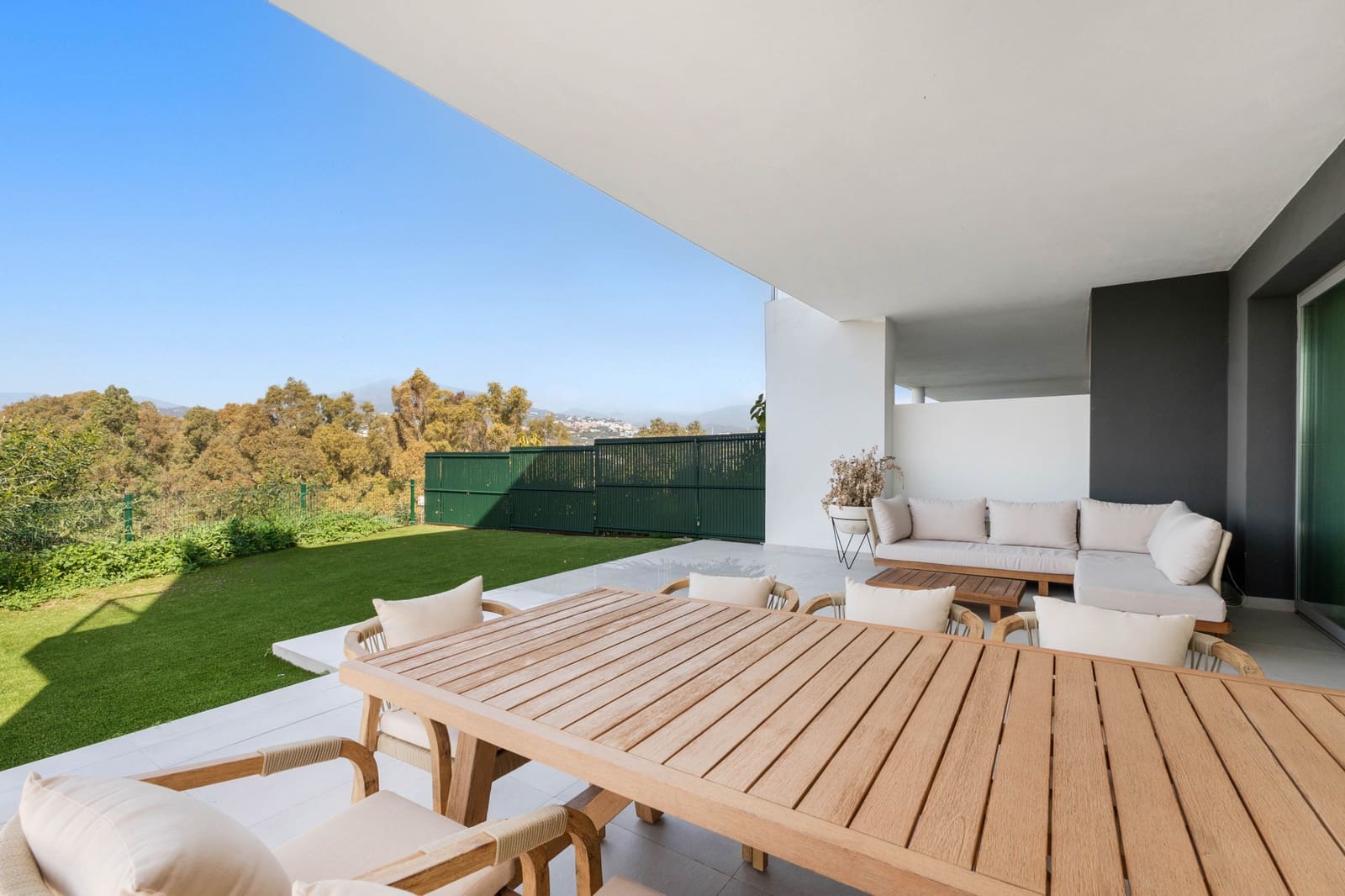 3 soveværelse Semi-Rækkehus til salg i Marbella med swimmingpool - € 1.295.000 (Ref: 9616521)