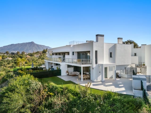 Pareado de 3 habitaciones en Marbella en venta con piscina - 1.295.000 € (Ref: 9616521)