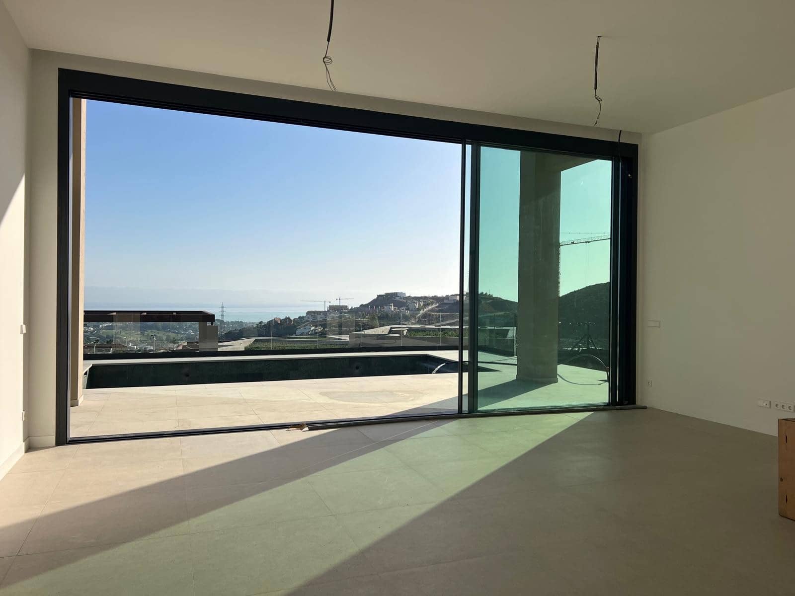 3 makuuhuone Huvila myytävänä paikassa Marbella mukana uima-altaan 
autotalli - 2 100 000 € (Ref: 9616522)