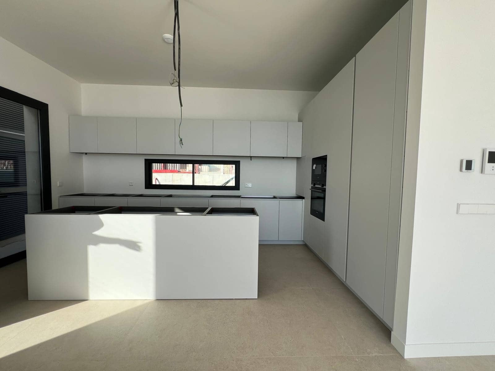 3 makuuhuone Huvila myytävänä paikassa Marbella mukana uima-altaan 
autotalli - 2 100 000 € (Ref: 9616522)