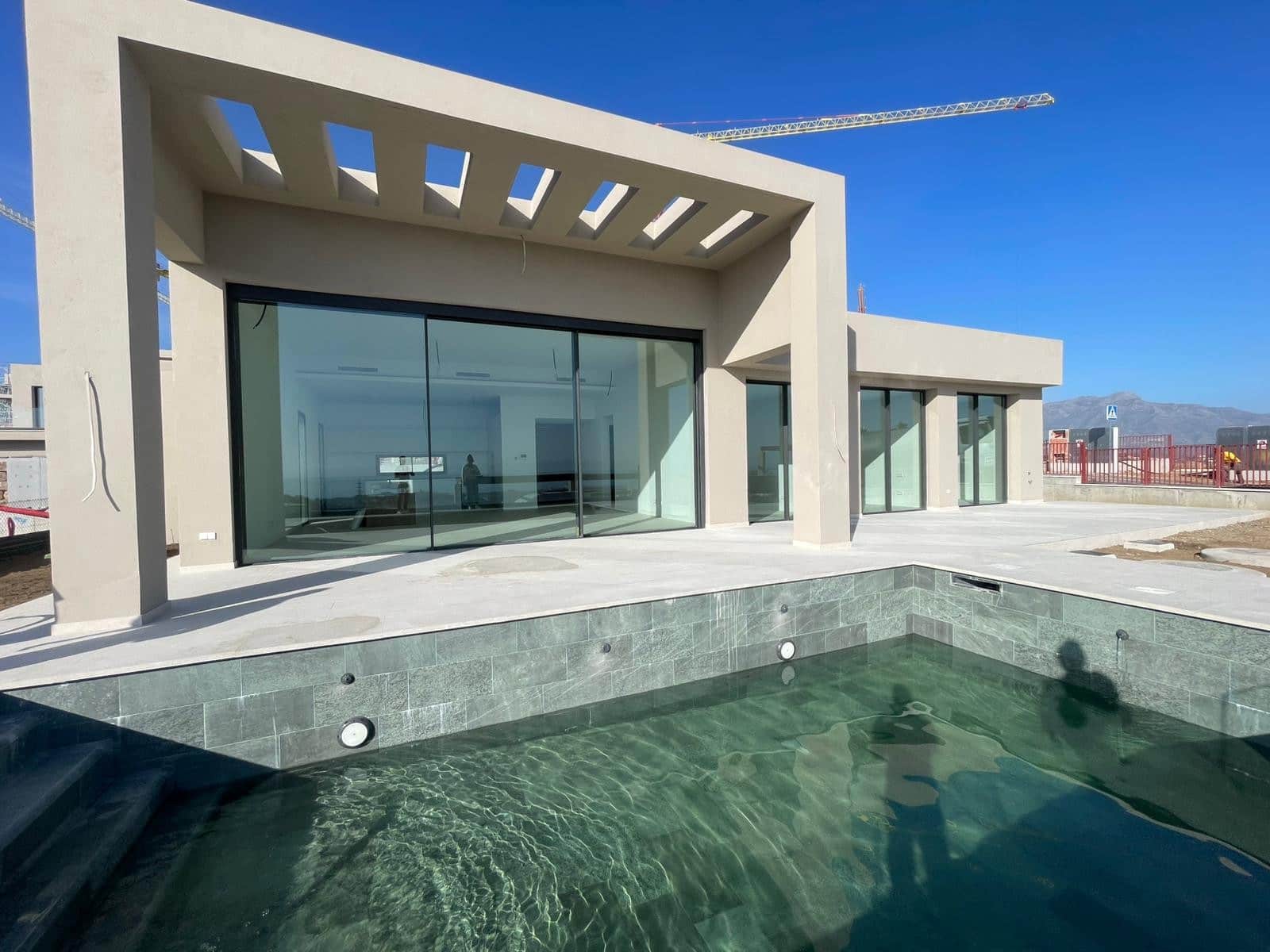 3 makuuhuone Huvila myytävänä paikassa Marbella mukana uima-altaan 
autotalli - 2 100 000 € (Ref: 9616522)