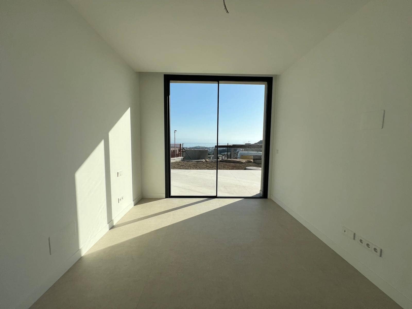 3 makuuhuone Huvila myytävänä paikassa Marbella mukana uima-altaan 
autotalli - 2 100 000 € (Ref: 9616522)