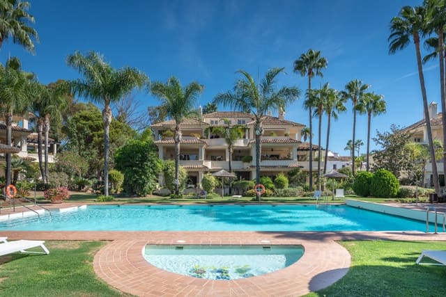 3 slaapkamer Penthouse te koop in Marbella met zwembad garage - € 1.795.000 (Ref: 9616525)