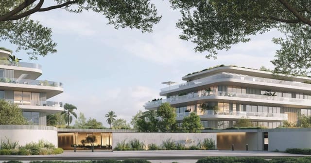 Apartamento de 3 habitaciones en Estepona en venta con piscina garaje - 820.000 € (Ref: 9616526)