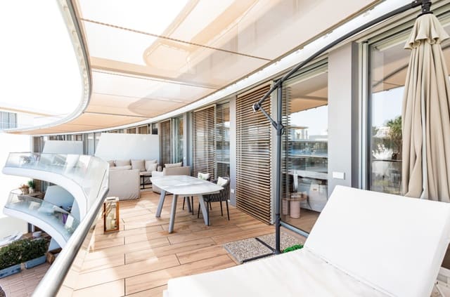 4 sypialnia Apartament na sprzedaż w Marbella z basenem garażem - 1 525 000 € (Ref: 9616527)