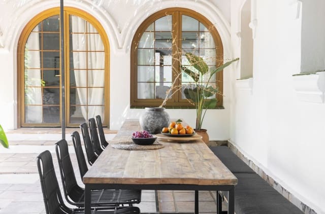 5 quarto Moradia para venda em Marbella com piscina - 1 950 000 € (Ref: 9616530)