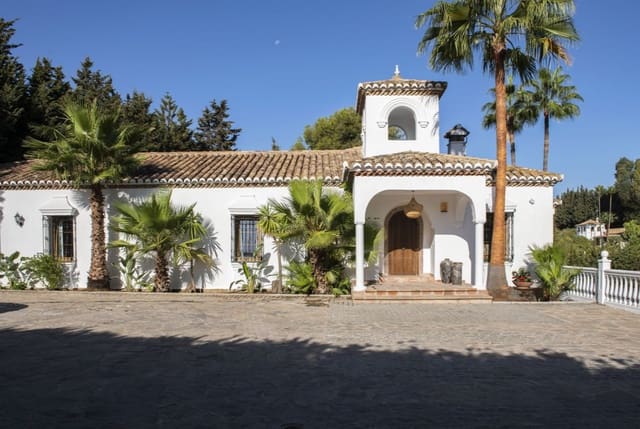 5 quarto Moradia para venda em Marbella com piscina - 1 950 000 € (Ref: 9616530)
