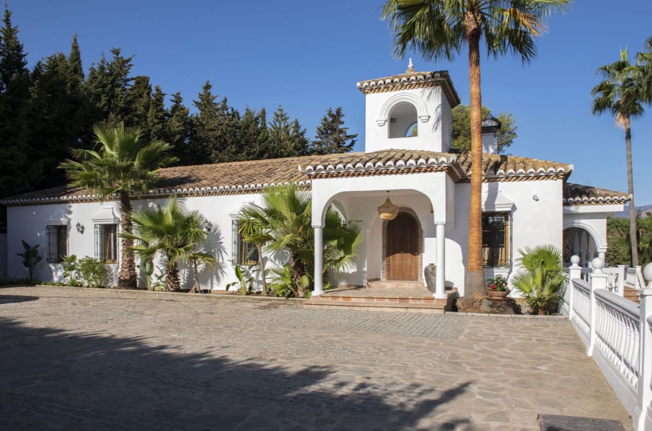 5 Zimmer Villa zu verkaufen in Marbella mit Pool - 1.850.000 € (Ref: 9616530)