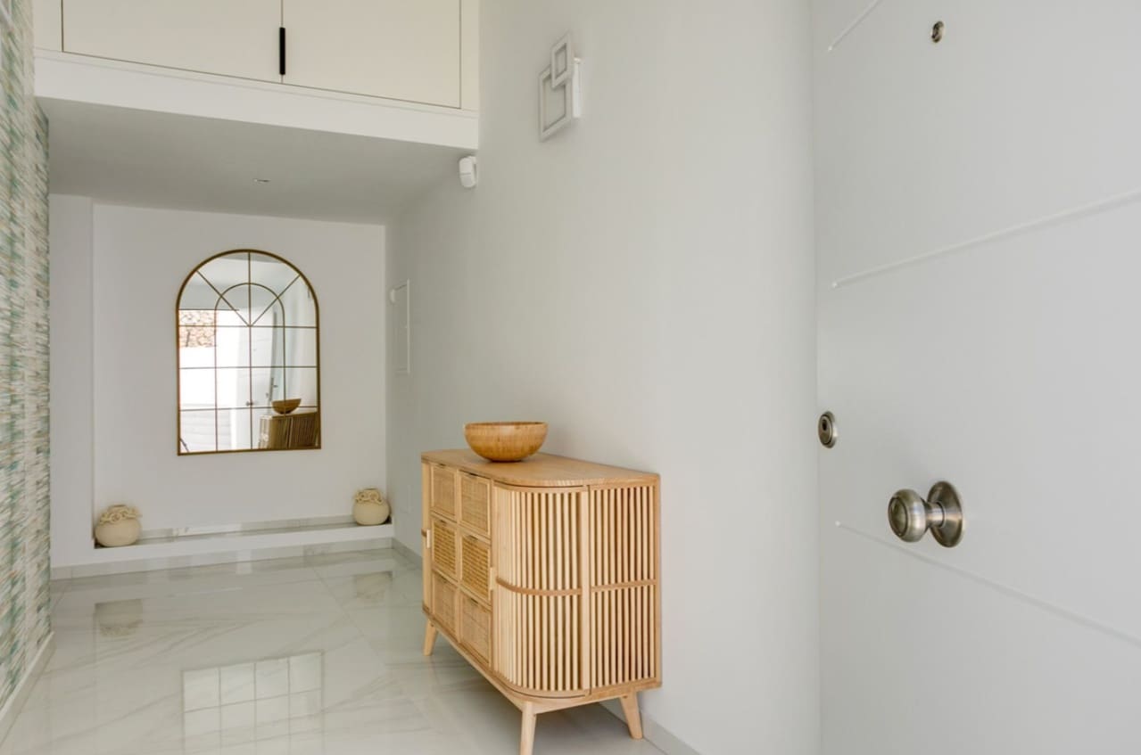 3 sypialnia Willa na sprzedaż w Estepona z basenem garażem - 1 200 000 € (Ref: 9616536)