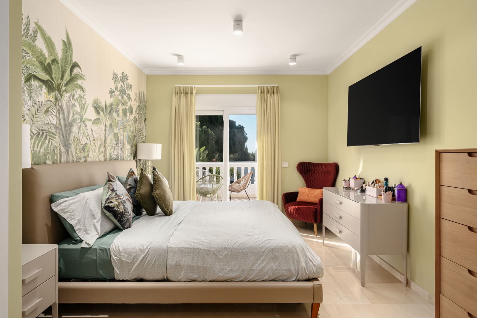 4 sypialnia Willa na sprzedaż w Marbella z basenem garażem - 2 050 000 € (Ref: 9616545)