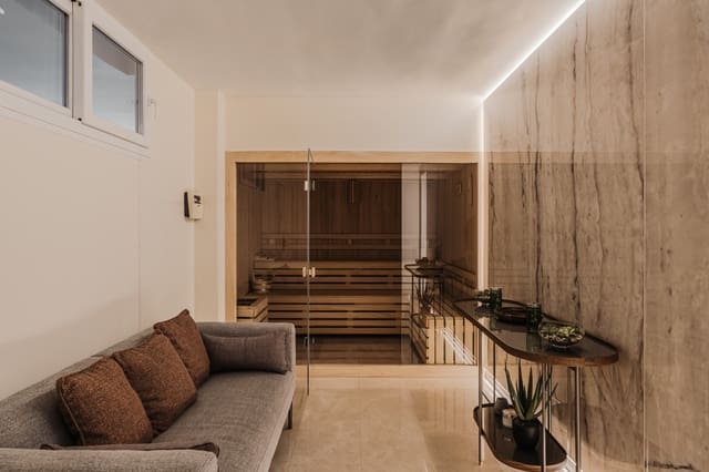 4 soveværelse Villa til salg i Marbella med swimmingpool garage - € 2.050.000 (Ref: 9616545)