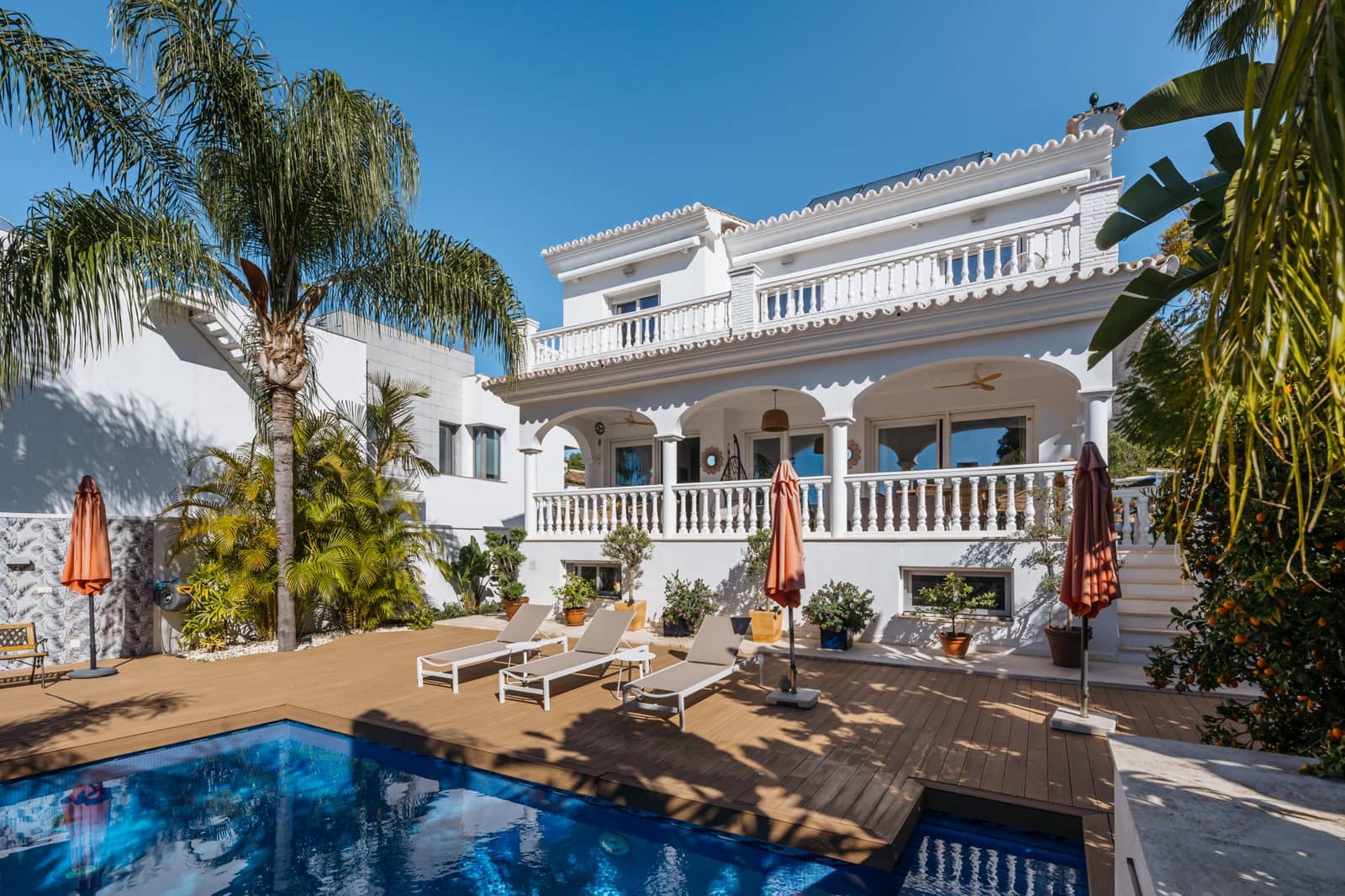 4 bedroom Villa for sale in Marbella with pool garage - € 2,050,000 (Ref: 9616545)