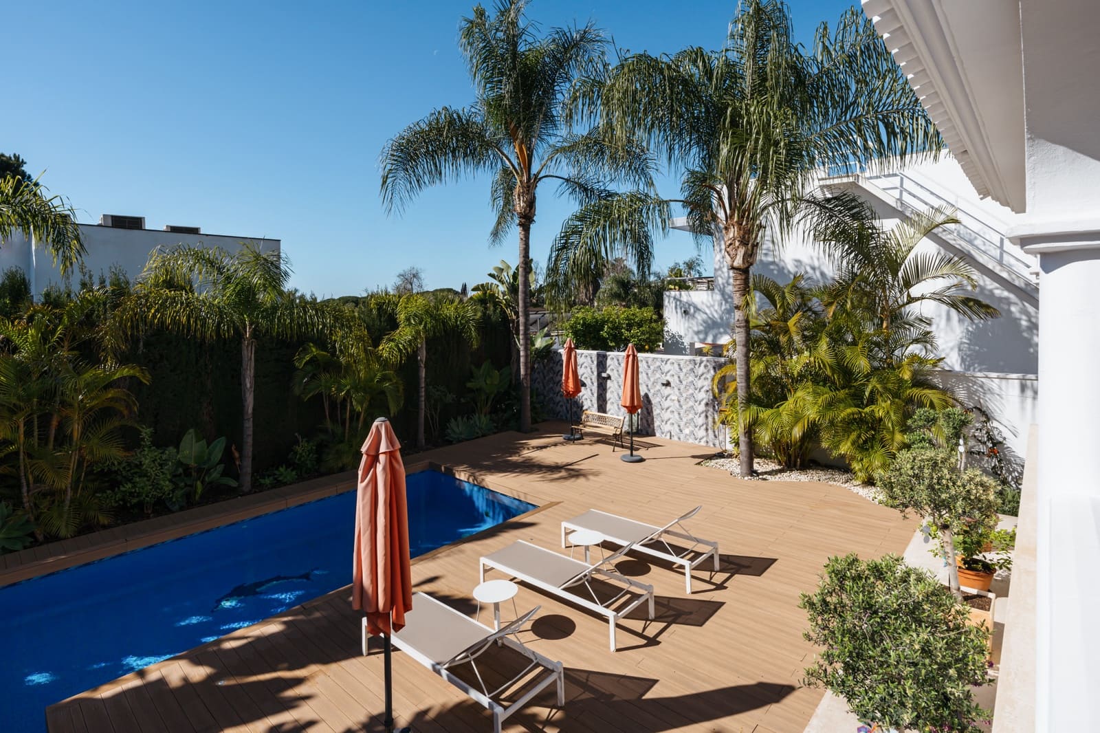 4 bedroom Villa for sale in Marbella with pool garage - € 2,050,000 (Ref: 9616545)