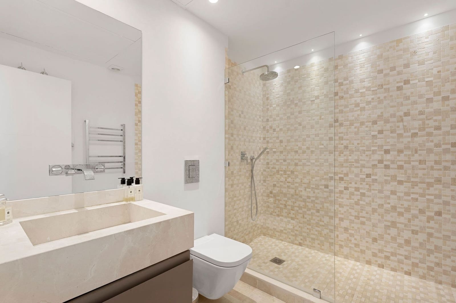 Apartamento de 4 habitaciones en Marbella en venta con piscina garaje - 1.495.000 € (Ref: 9616546)