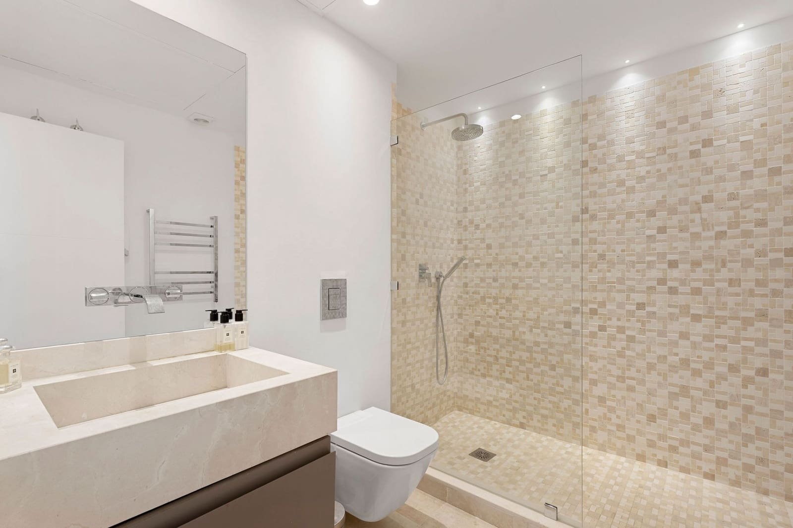 4 slaapkamer Appartement te koop in Marbella met zwembad garage - € 1.495.000 (Ref: 9616546)