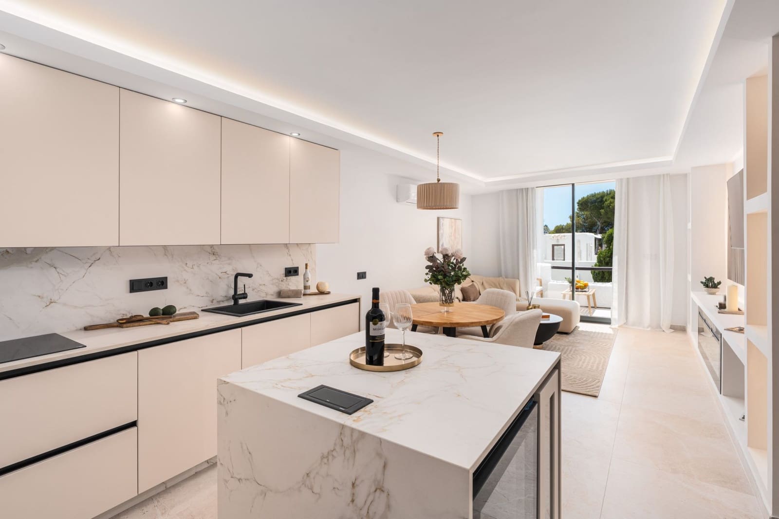 3 chambre Penthouse à vendre à Marbella avec piscine - 950 000 € (Ref: 9616547)