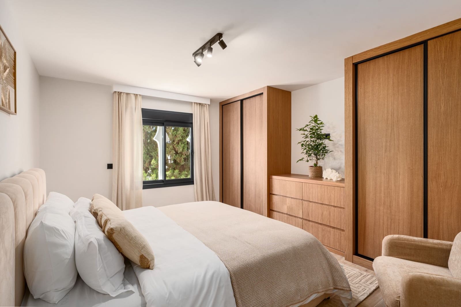 3 chambre Penthouse à vendre à Marbella avec piscine - 950 000 € (Ref: 9616547)