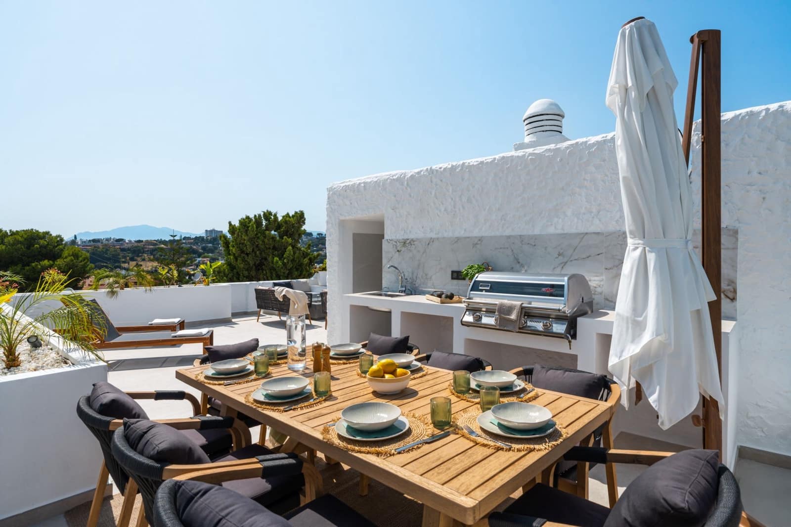 3 chambre Penthouse à vendre à Marbella avec piscine - 950 000 € (Ref: 9616547)