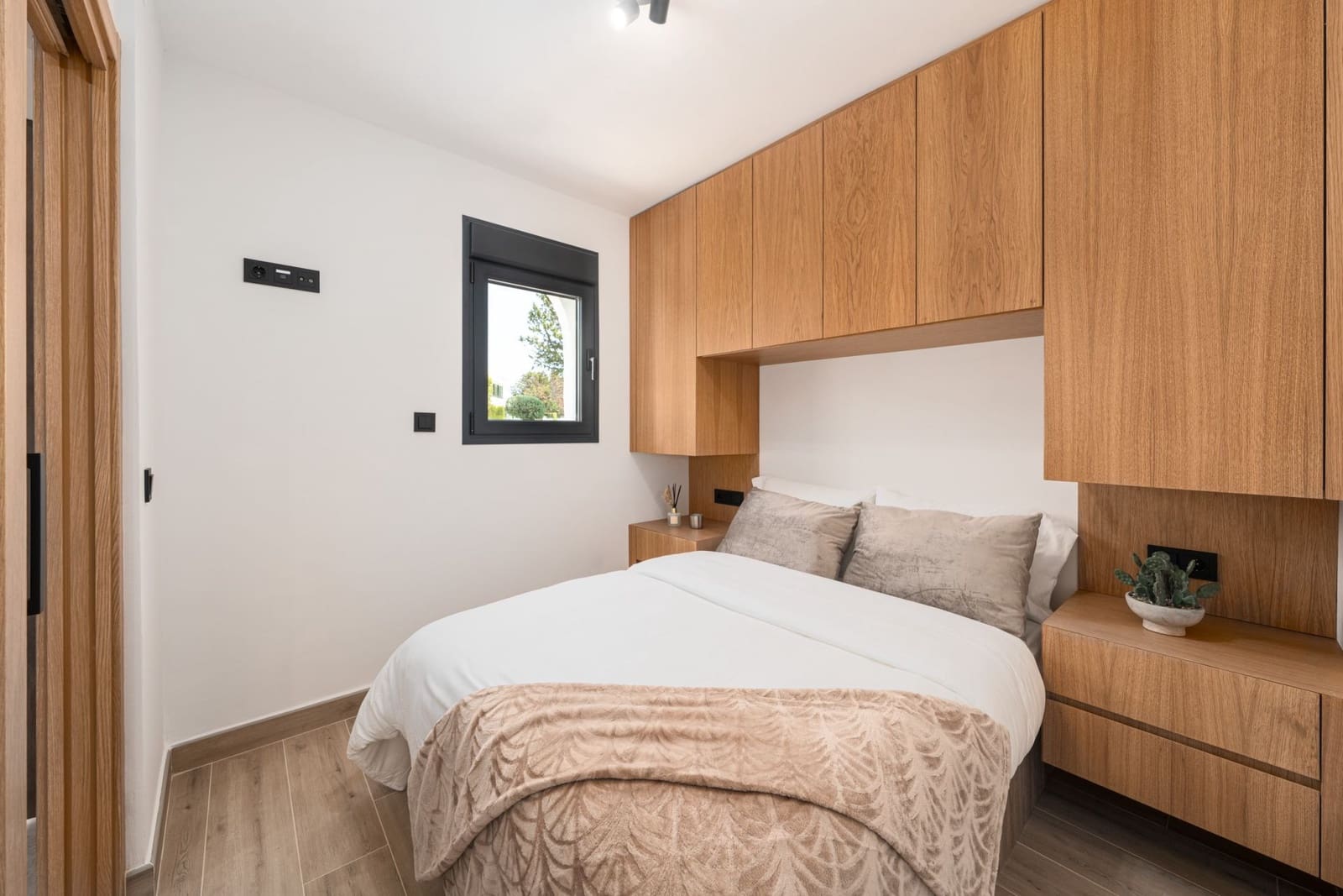 3 chambre Penthouse à vendre à Marbella avec piscine - 950 000 € (Ref: 9616547)
