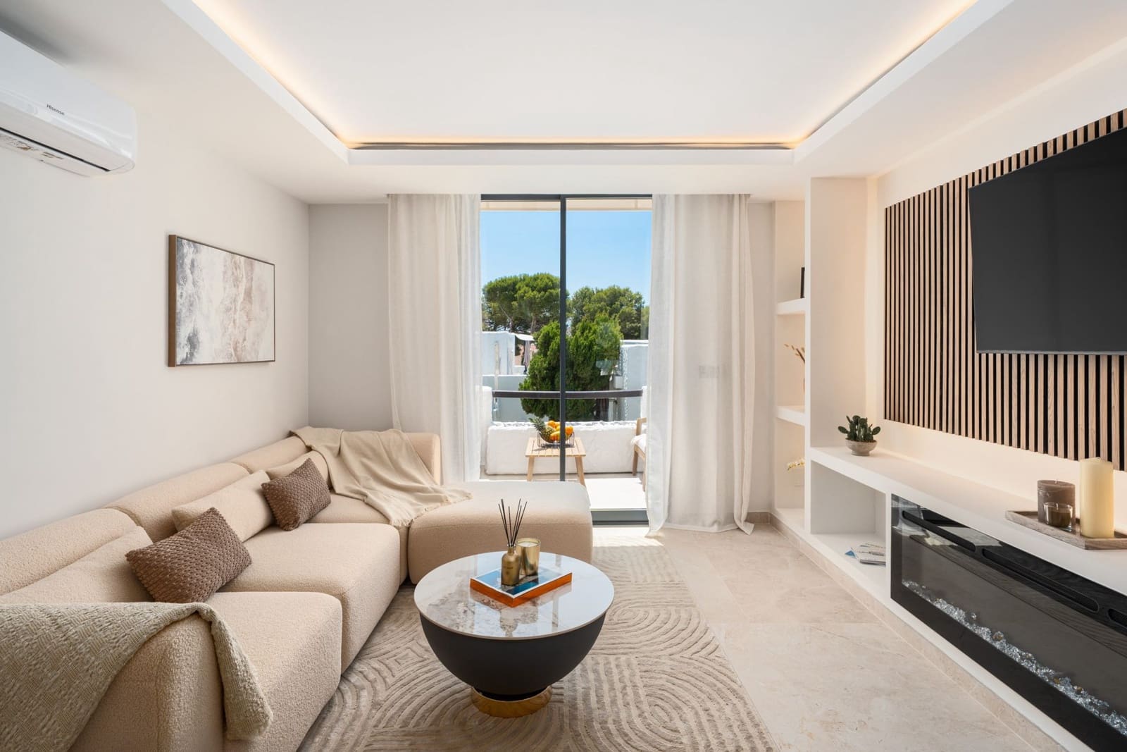 3 chambre Penthouse à vendre à Marbella avec piscine - 950 000 € (Ref: 9616547)
